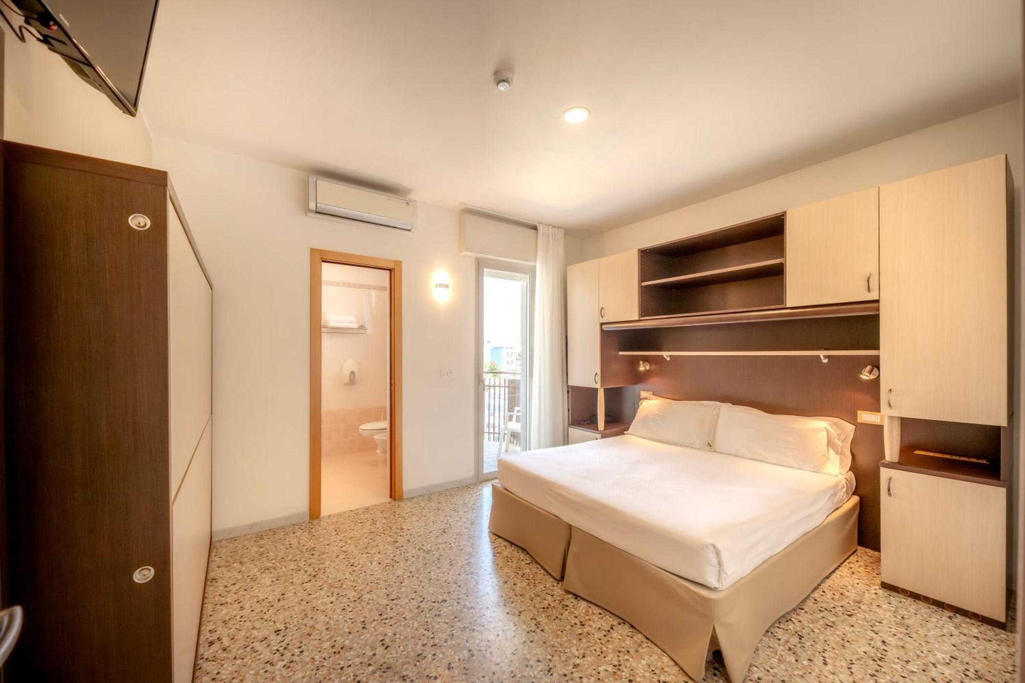 Hotel Atenea Golden Star Caorle Extérieur photo