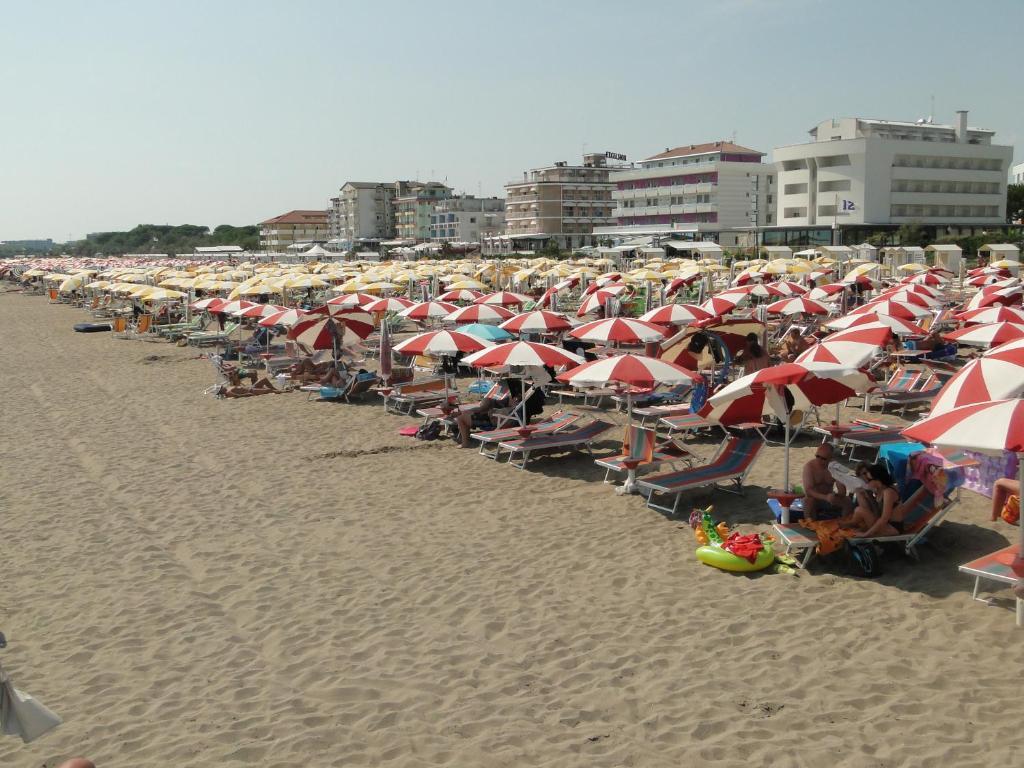 Hotel Atenea Golden Star Caorle Extérieur photo