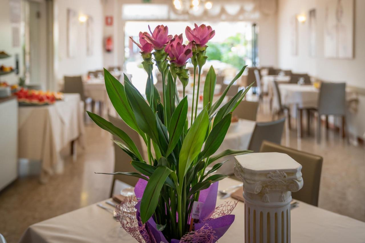 Hotel Atenea Golden Star Caorle Extérieur photo